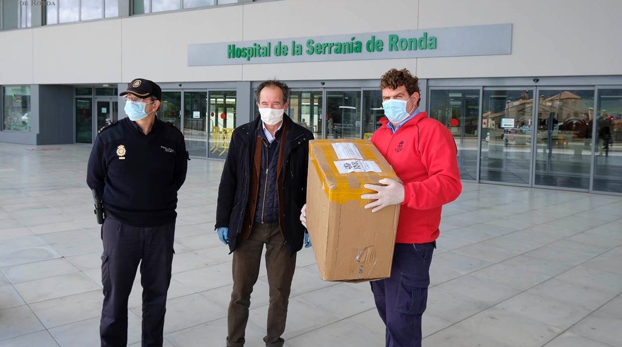 El Hospital de la Serranía es uno de los centros en los que han repartido el material