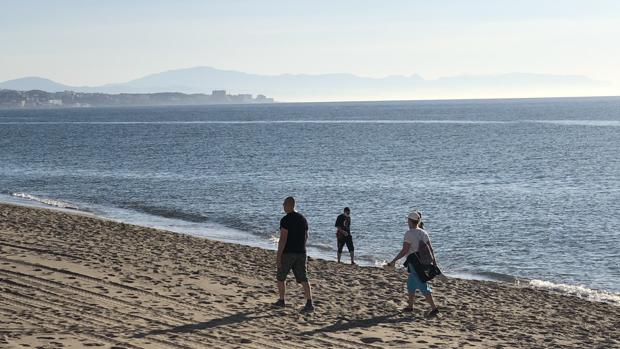 Baño no, deportes sí: lo que puedes hacer en las playas de Andalucía