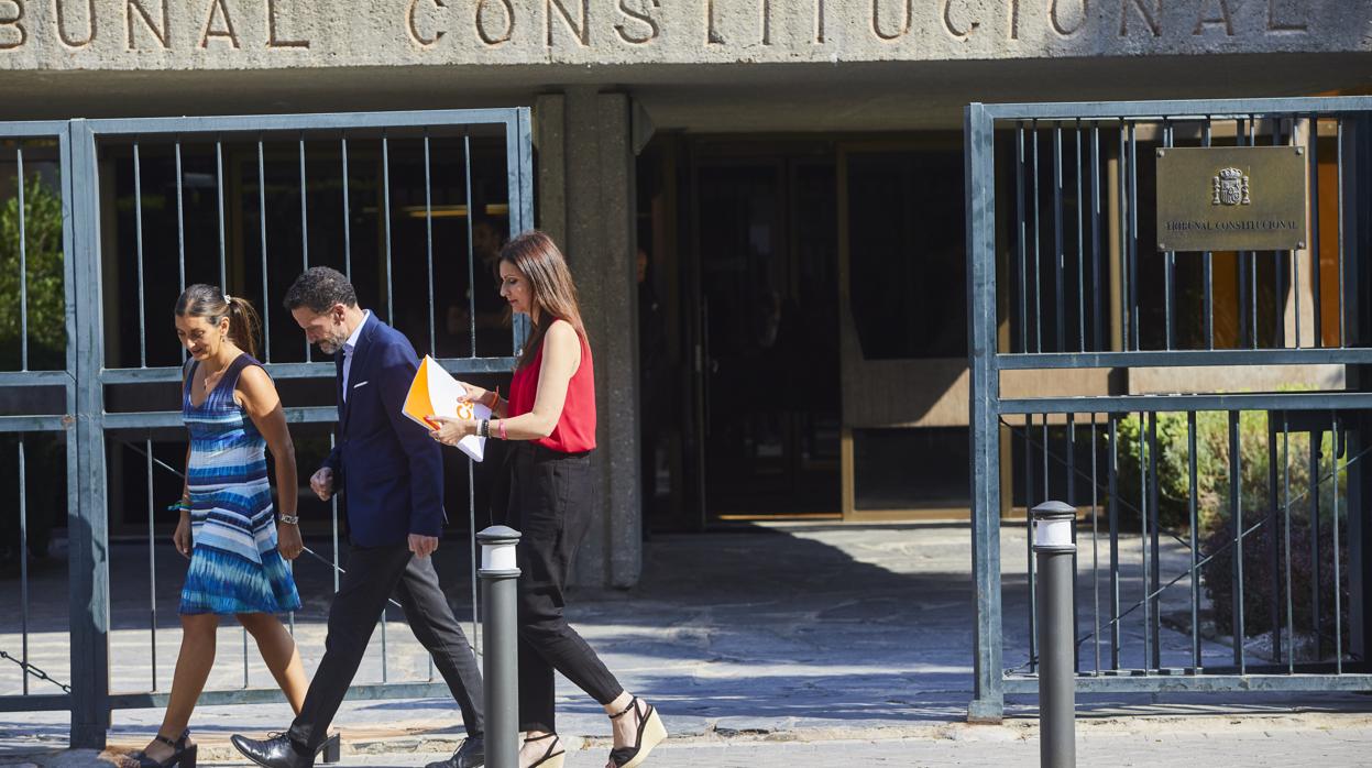 Acceso a la sede del Tribunal Constitucional en Madrid