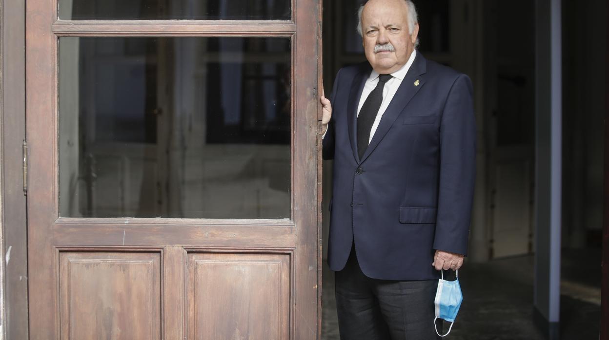 El consejero andaluz de Salud y Familias, Jesús Aguirre, en el Palacio de San Telmo