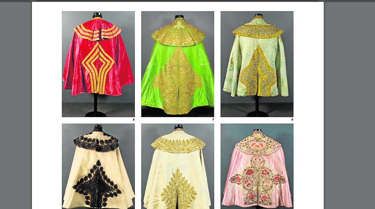 Selección de capotes que pueden verse en la muestra