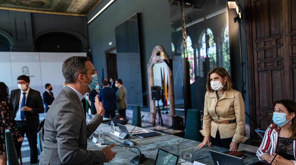 Los consejeros de Hacienda, Empleo y Agricultura antes de la celebración del Consejo de Gobierno del 16 de junio