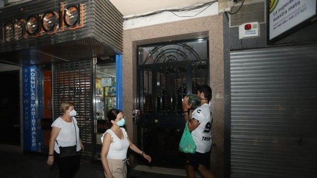 La Policía detiene en Córdoba a un menor de 16 años por el presunto asesinato de su madre a puñaladas