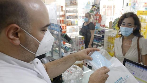Andalucía alcanza los 27 brotes de coronavirus pero los hospitalizados están en mínimos históricos