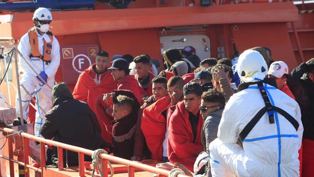 La fuga de inmigrantes en cuarentena deja a la vista los fallos del sistema de acogida del Gobierno