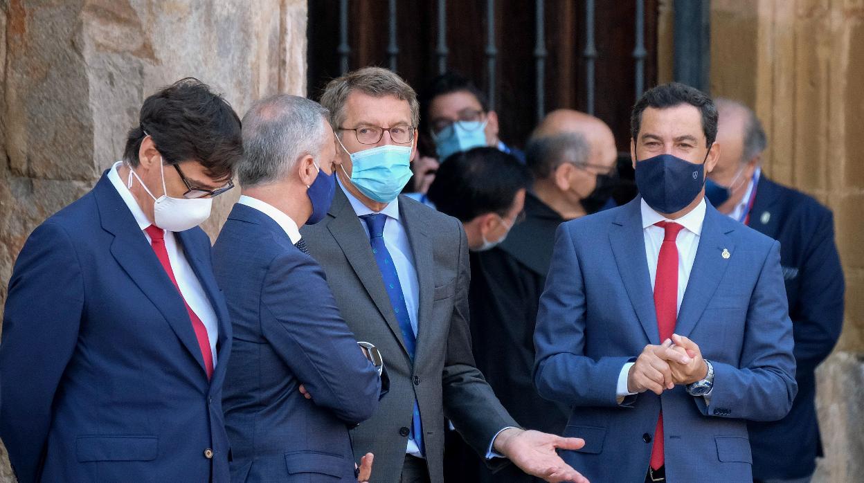 Moreno con Núñez Feijoo, Urkullu y Salvador Illa al inicio de la Conferencia