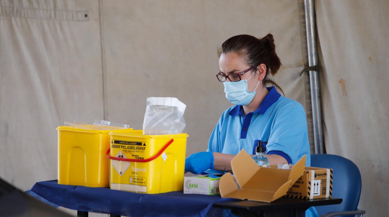 Sanitaria almacenando tests para detectar el Covid-19
