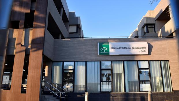 Fallece una tercera residente del geriátrico de Almería con un brote activo de coronavirus