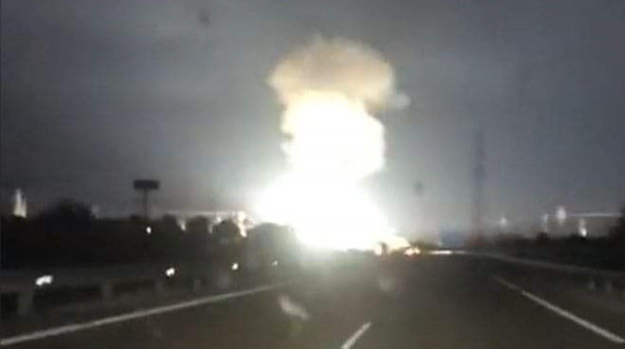 La explosión, avistada desde la autovía de Andalucía
