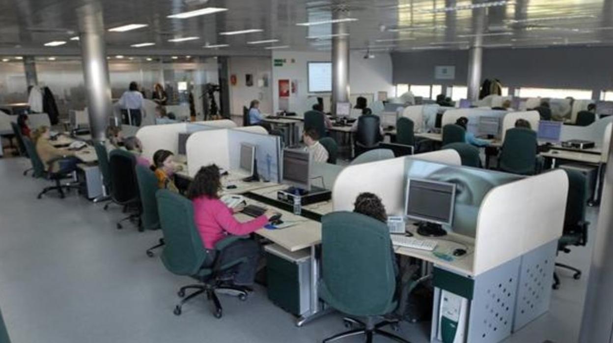 Salud Responde está gestionado por teleoperadores y tiene su sede en Jaén