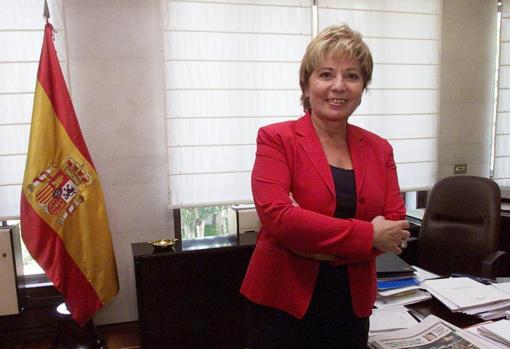 Imagen de Celia Villalobos cuando era ministra de Sanidad y Consumo
