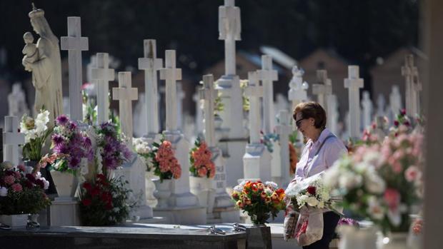 La Junta de Andalucía limita las visitas a residencias de estudiantes y cementerios por el coronavirus