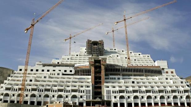 La Junta de Andalucía destinará 1,1 millones para demoler el hotel del Algarrobico