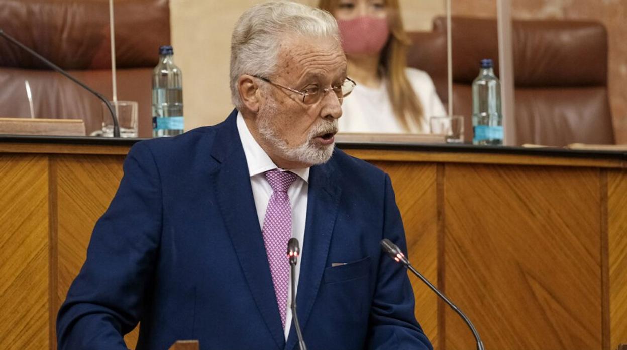 El Defensor del Pueblo Andaluz, Jesús Maeztu, este miércoles en el Parlamento andaluz