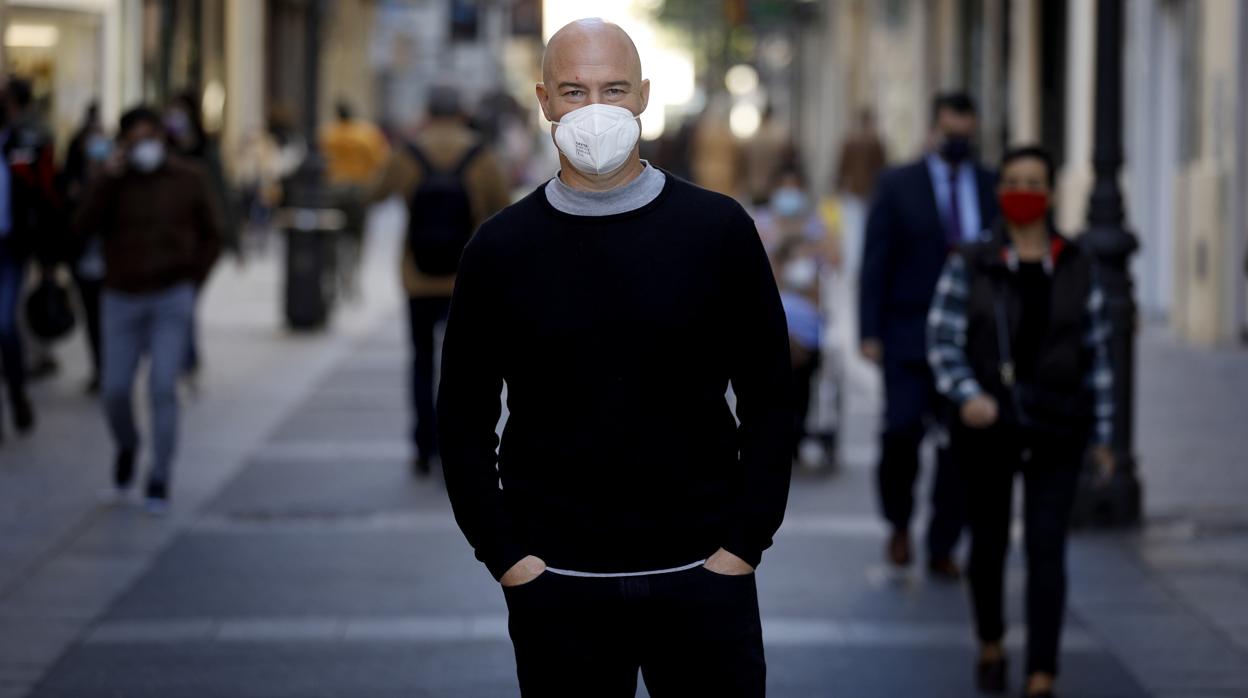 El entrenador cordobés Rafael Berges, en la calle Gondomar en Córdoba