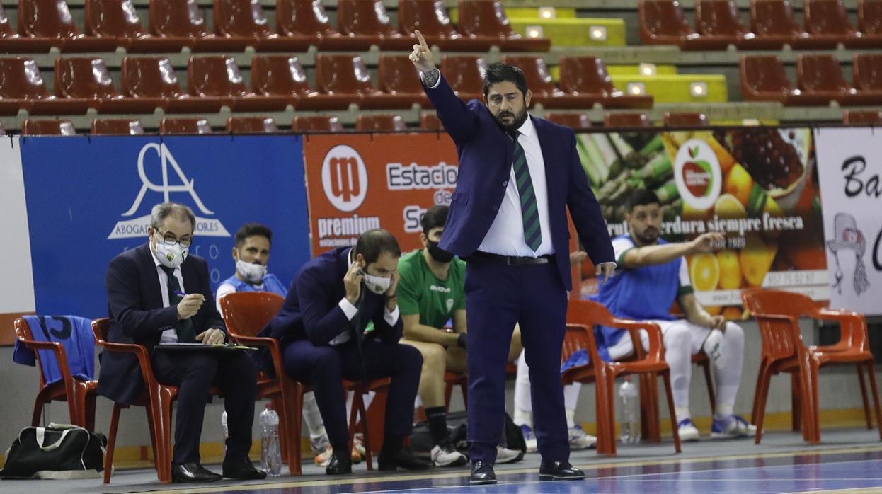 El entrenador del Córdoba Patrimonio de la Humanidad, Josan González