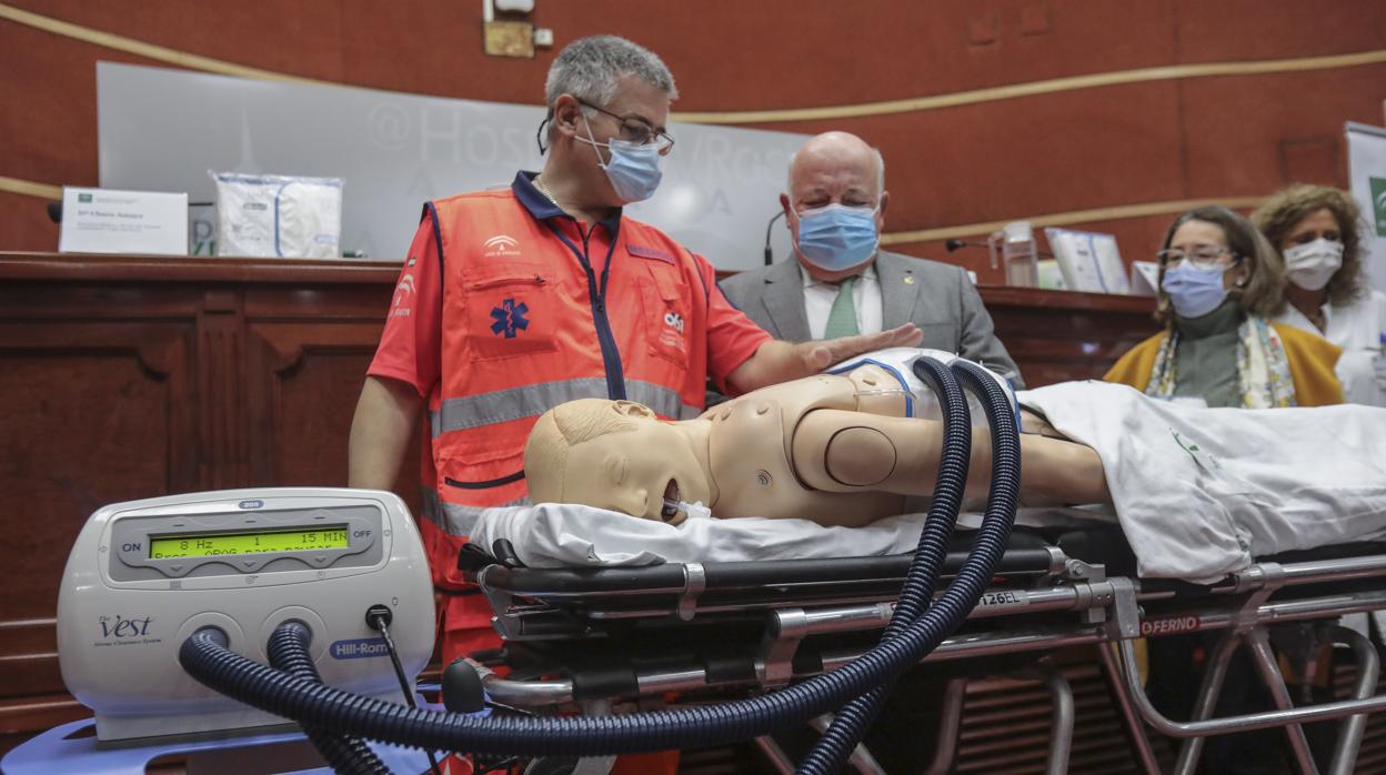 El proyecto fue presentado por el consejero Jesús Aguirre en el Hospital Vírgen del Rocío en Sevilla