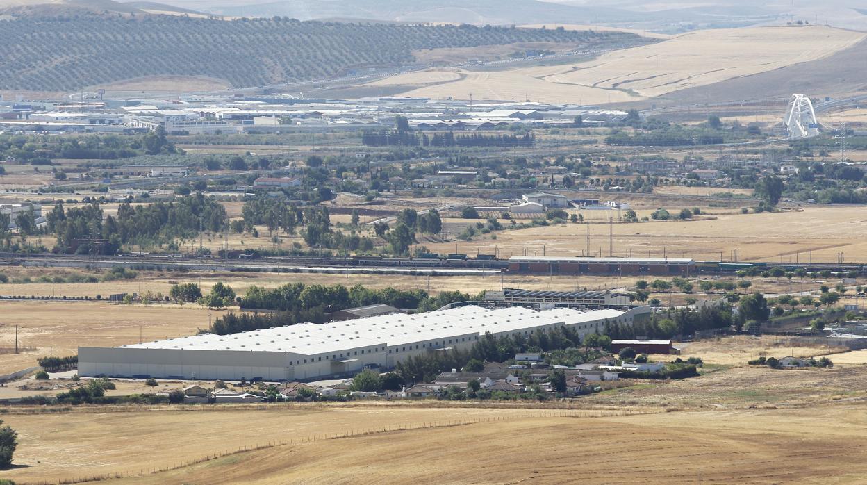 Naves de Colecor, junto a la carretera de Palma del Río en Córdoba