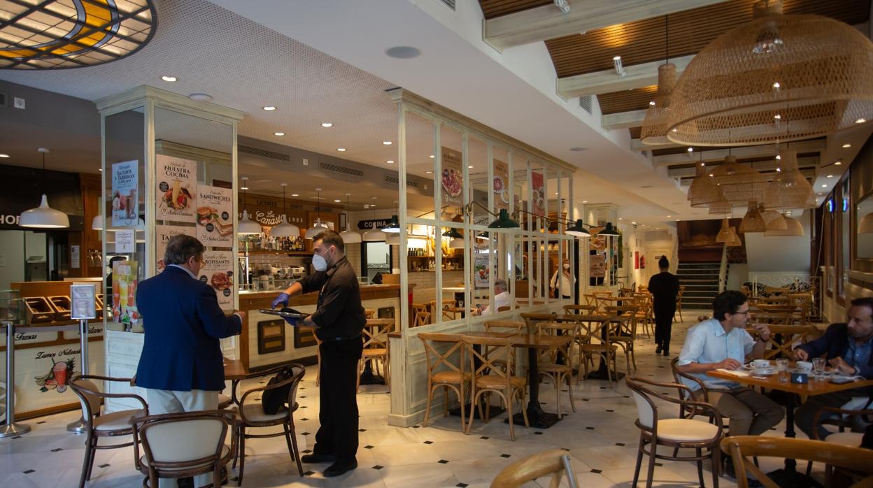 Una terraza de un bar en Sevilla