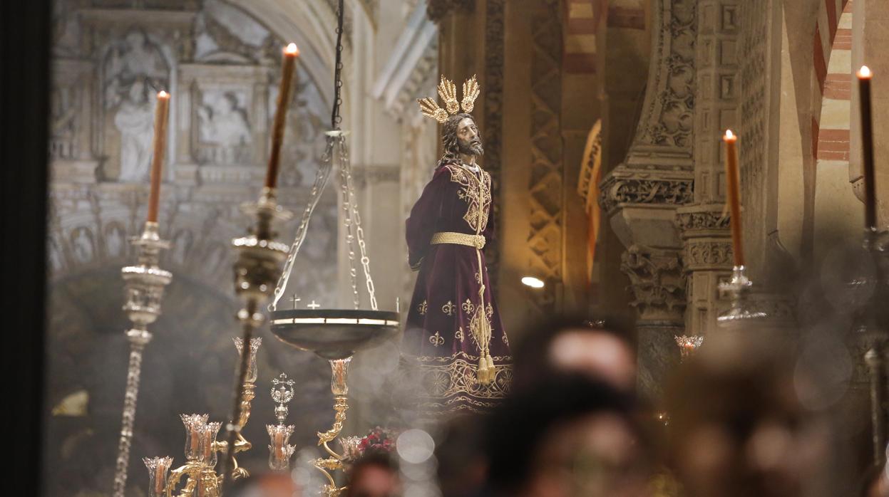 El Señor del Perdón, en el Vía Crucis de la Agrupación de Cofradías en 2019