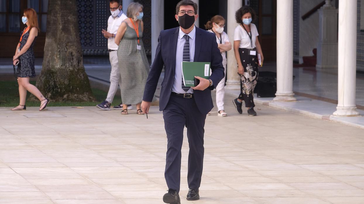 Juan Marín se dirige a un pleno en el Parlamento andaluz