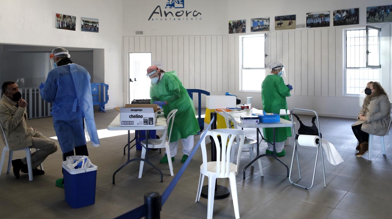 Sanitarios realizan test a los habitantes de Añora esta semana