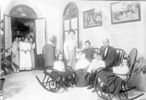 Guerrita, con su familia en su casa de Córdoba