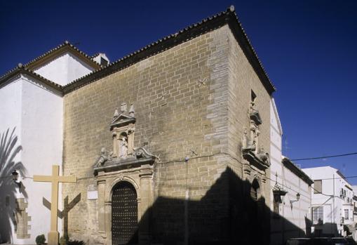Cultura autorizó la retirada de la Cruz de Aguilar por causar daños a la iglesia y carecer de valor artístico