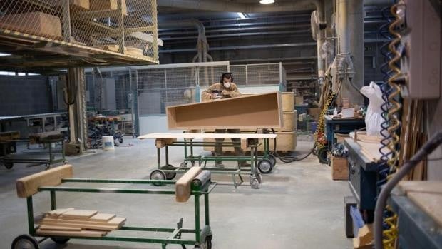 Córdoba provee de ataúdes a media España en pleno desborde de la tercera ola de la Covid