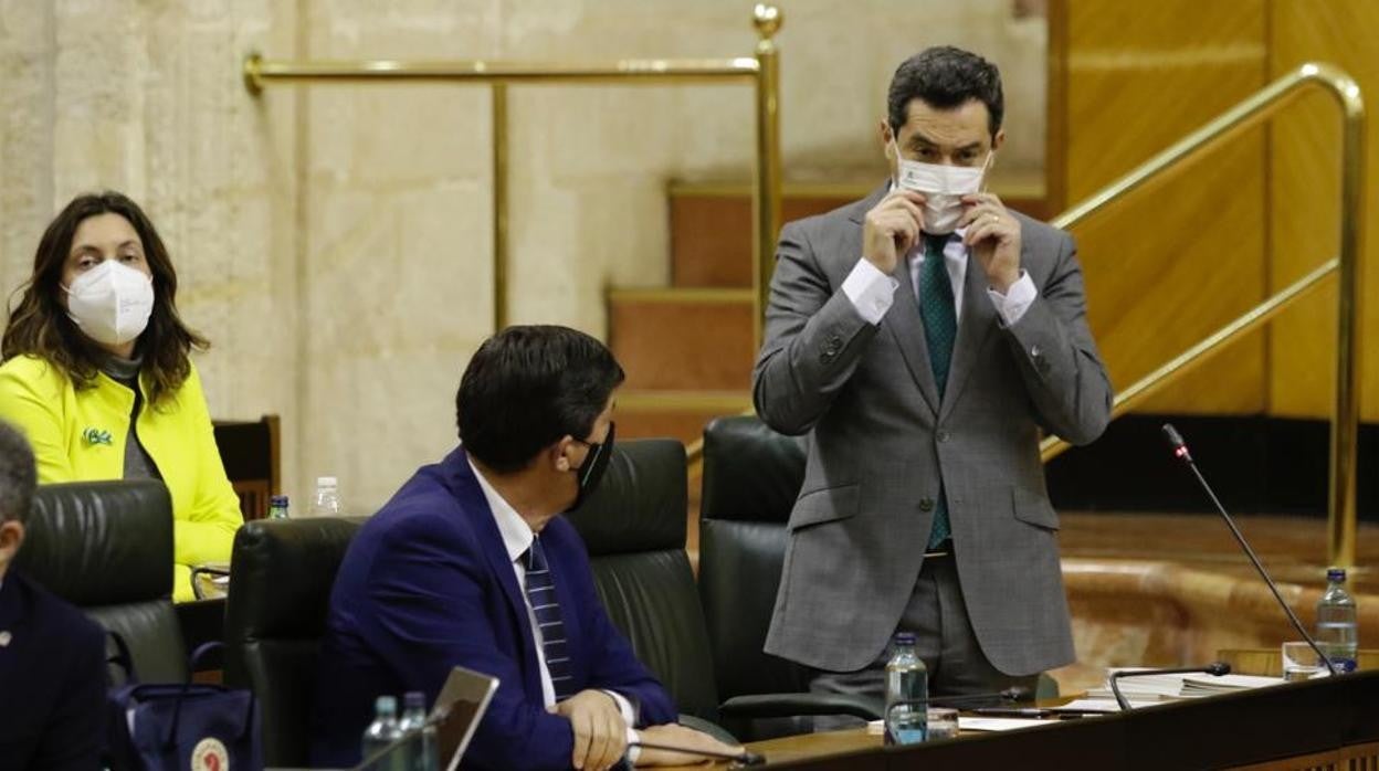 Juanma Moreno y Juan Marín este jueves en el Parlamento andaluz