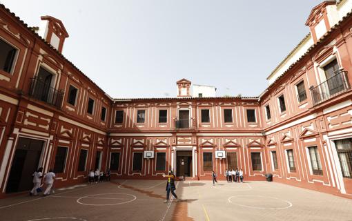 El Patio Barroco, hoy dedicado al esparcimiento de los alumnos