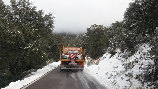 Un temporal amenaza a Almería con inundaciones y nevadas de hasta un metro