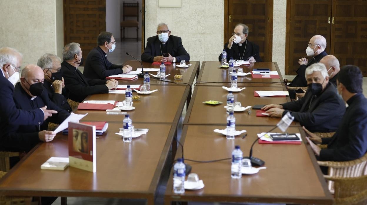 Los Obispos del Sur durante su asamblea