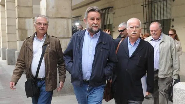 Juicio al exsecretario general de UGT Andalucía y otros 14 procesados por presunto fraude