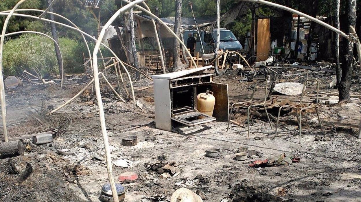 Imagen de archivo de un incendio en un asentamiento de Lucena del Puerto