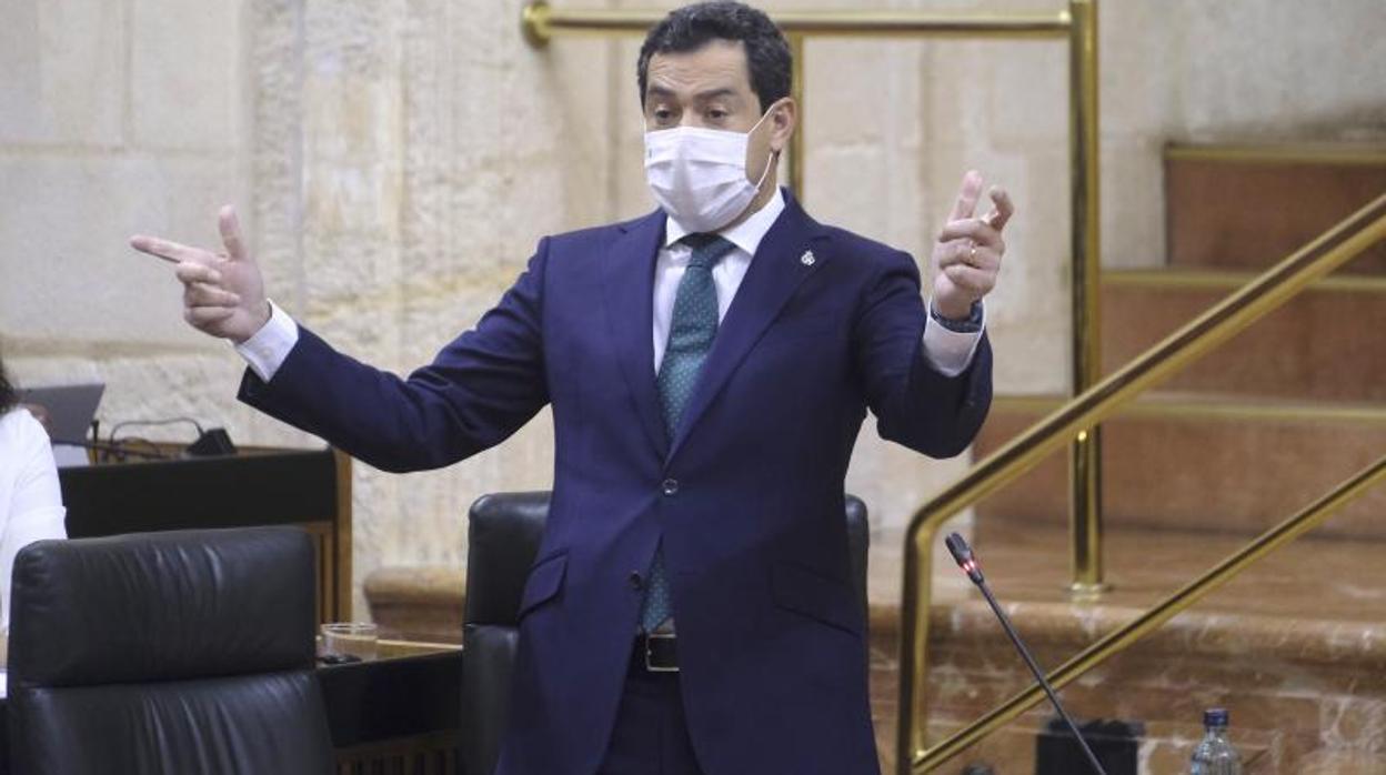Juanma Moreno, el pasado jueves en el Parlamento andaluz