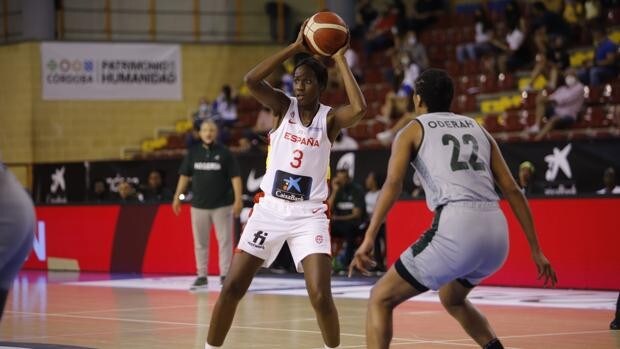 Vista Alegre disfruta de una victoria de la selección española de baloncesto femenina ante Nigeria (61-52)