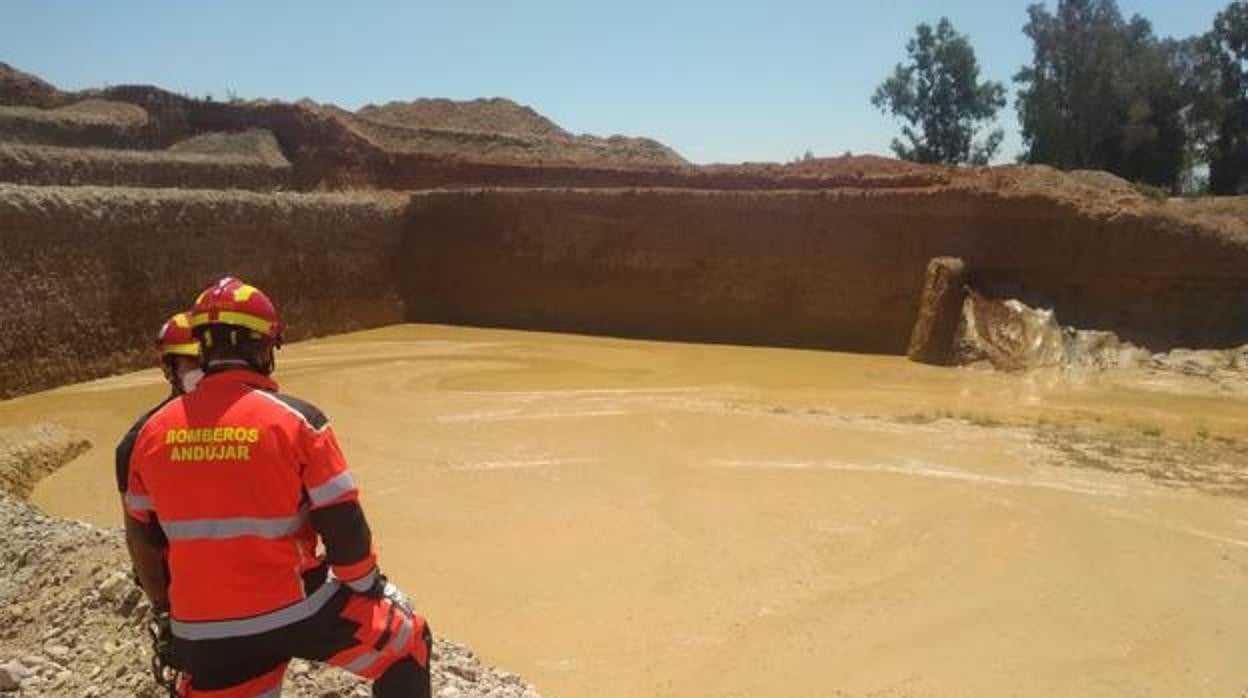 Bomberos de Andújar participan en las labores de rescate