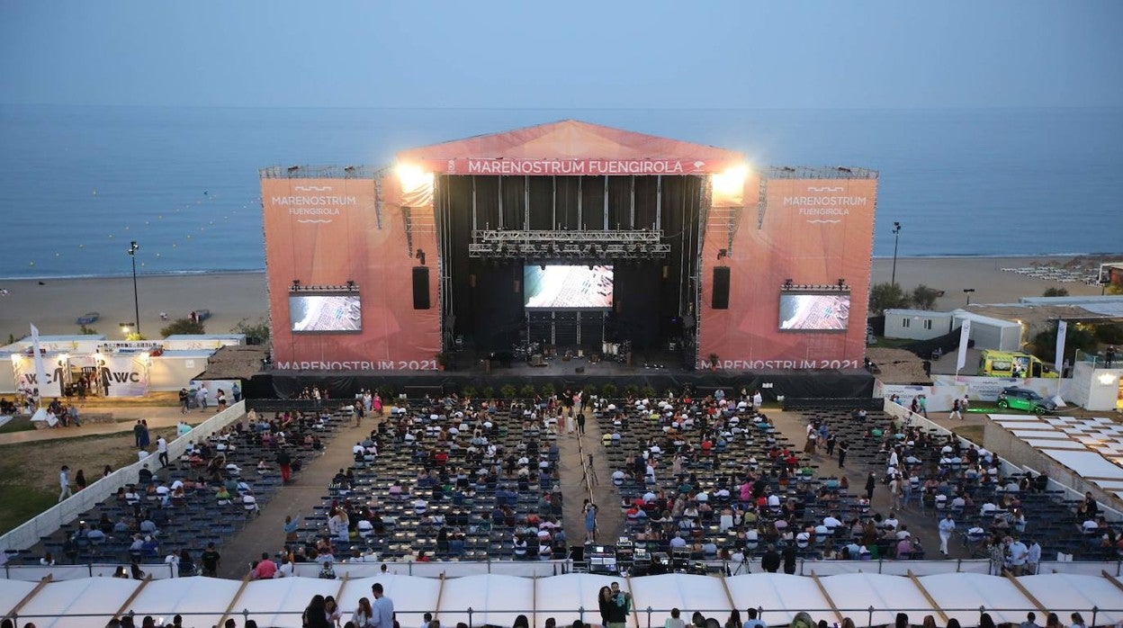Escenario frente al mar en el Marenostrum de Fuengirola