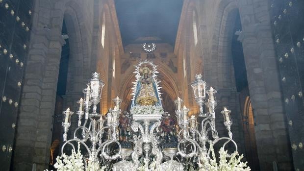 El final del verano, el posible nuevo comienzo para las procesiones de Córdoba