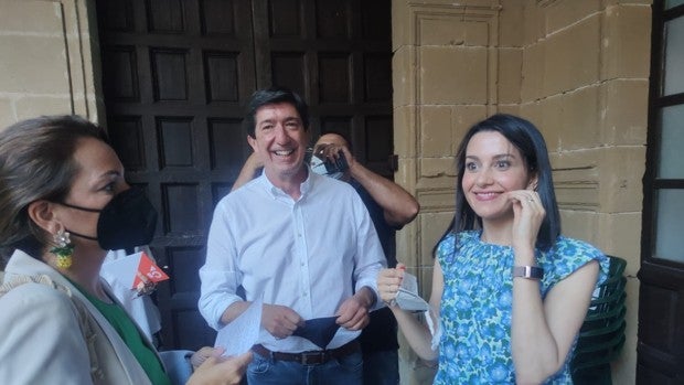 Arrimadas hará «todo y más» para que Granada no caiga en manos del «candidato imputado» del PSOE