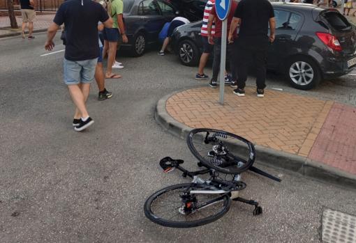 Bicicleta del fallecido en el lugar del accidente