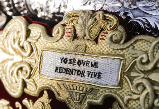 Detalle de uno de los paños de bocina
