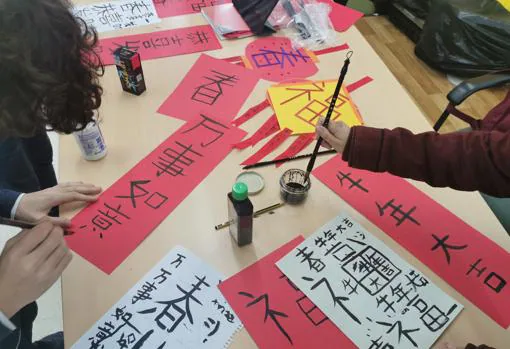 La caligrafía y el dibujo son parte esencial del aprendizaje del chino en Andalucía