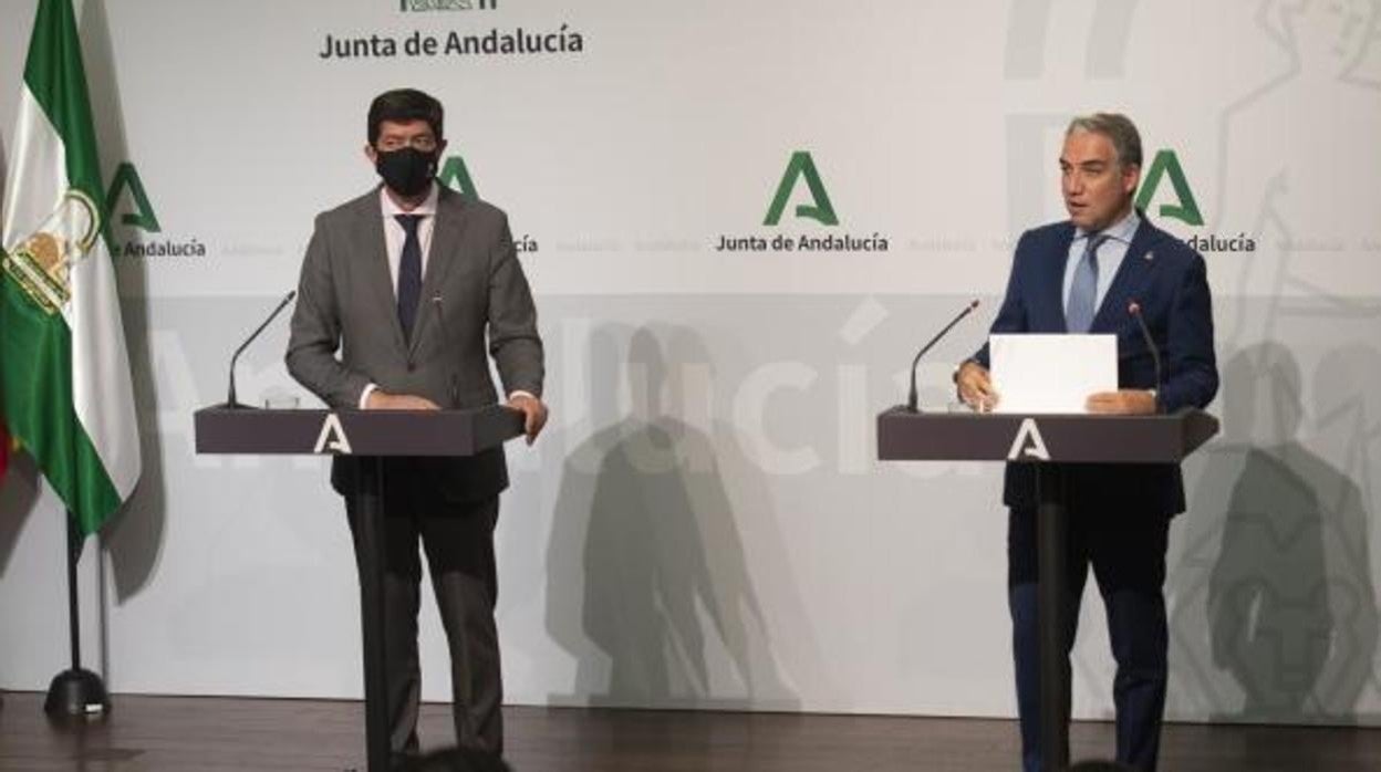 El vicepresidente de la Junta, Juan Marín, junto al consejero de la Presidencia, Elías Bendodo