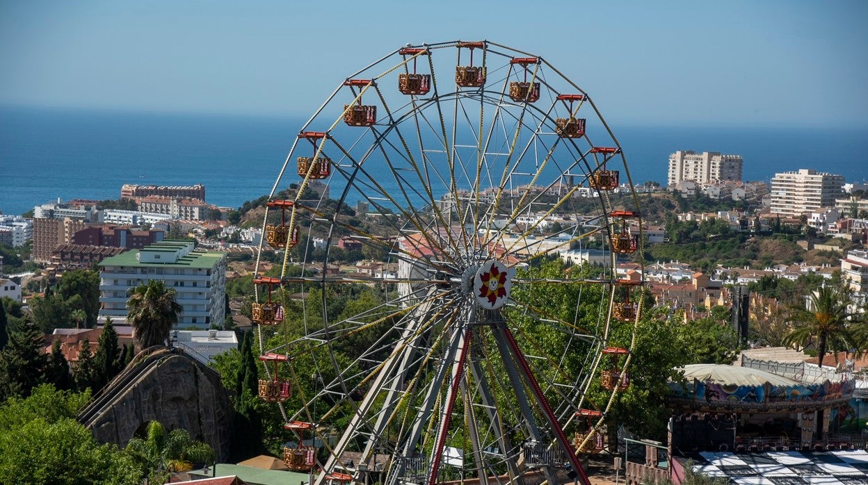 La noria del Tivoli abandonada sin pasajeros