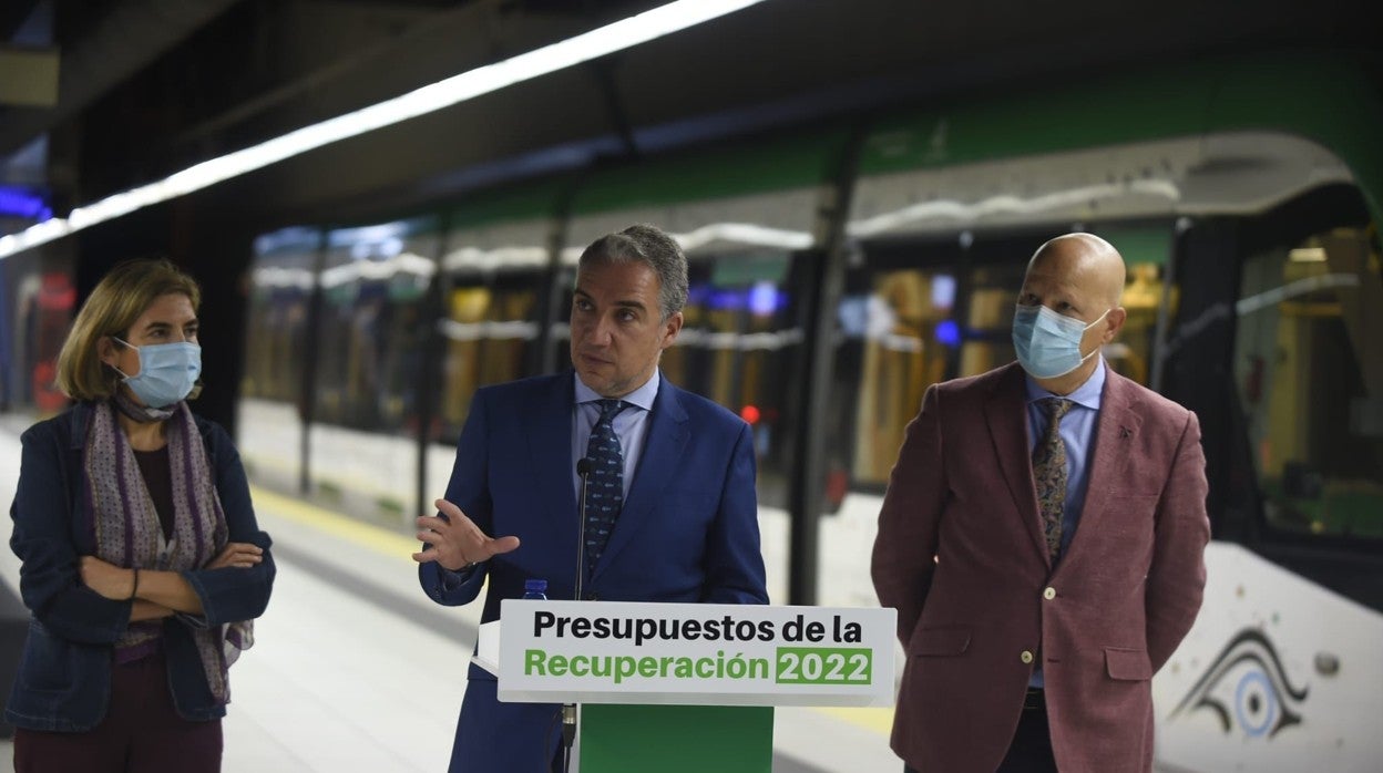 Los consejeros Rocío Blanco, Elías Bendodo y Javier Imbroda, este jueves en Málaga