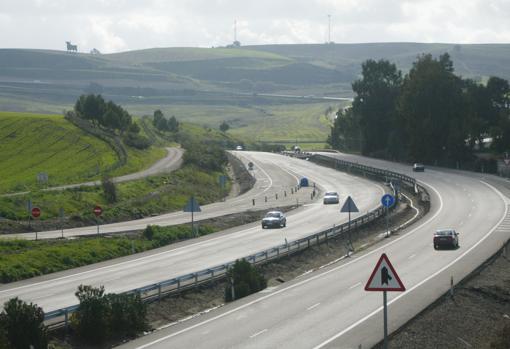 Coches cerca de la Cuesta del Espino