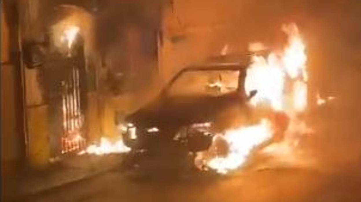 Fotograma del vídeo del incendio a la vivienda del regidor