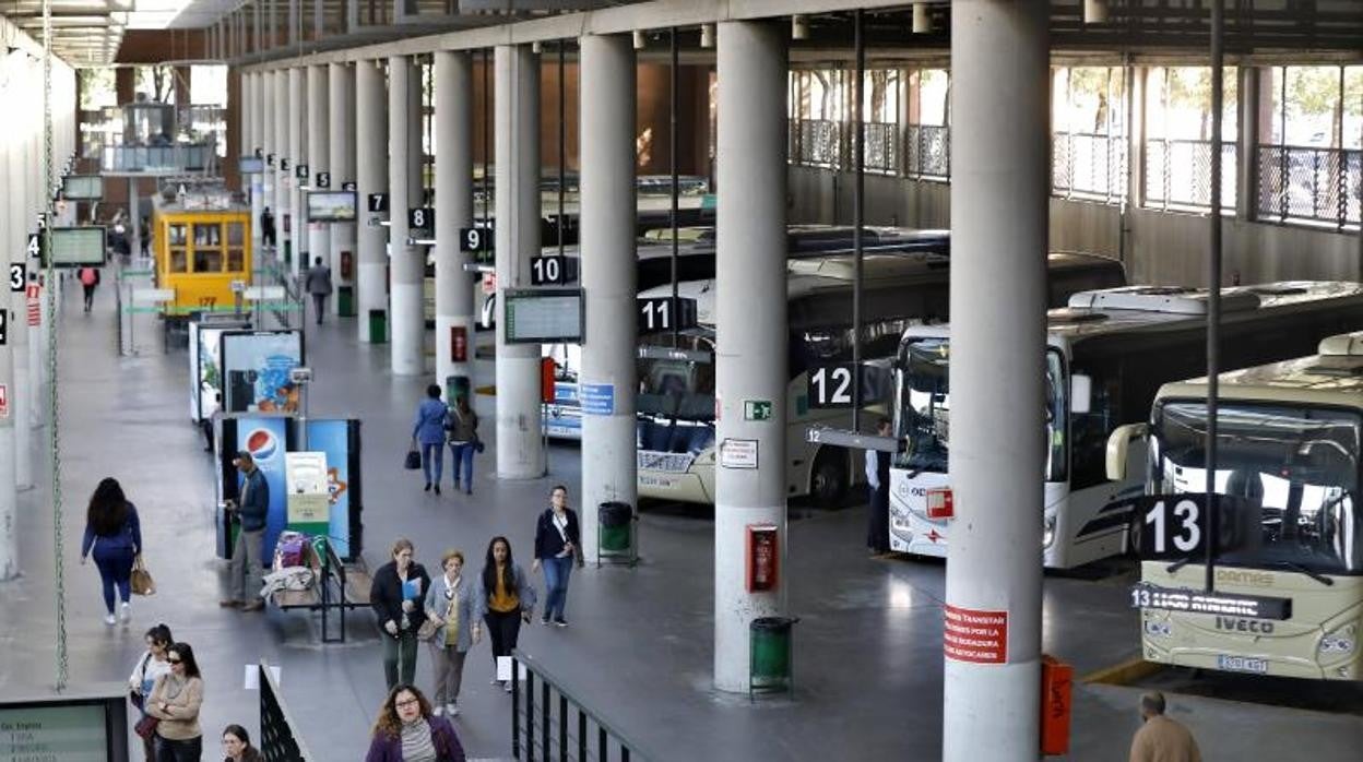Uno de los andenes de un consorcio metropolitano de transportes
